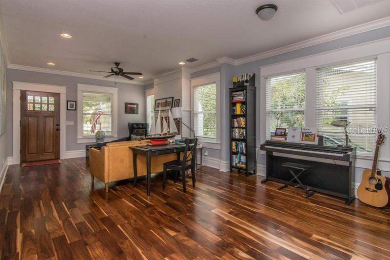 3 bedroom Single Family Residence at 905 S Bruce Street, Lingerlong, Tampa — photo 4