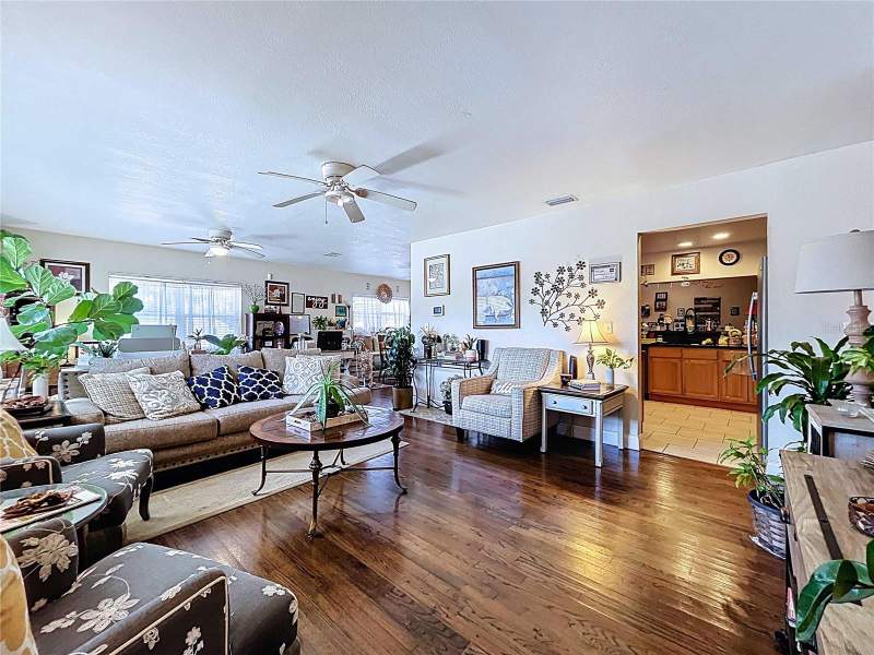 3 bedroom Single Family Residence at 717 W End Crescent, Edenholme Sub, Lakeland — photo 4