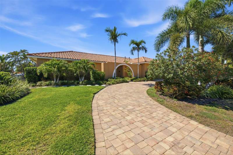 4 bedroom Single Family Residence at 1997 Hawaii Avenue, Venetian Isles, St Petersburg — photo 3