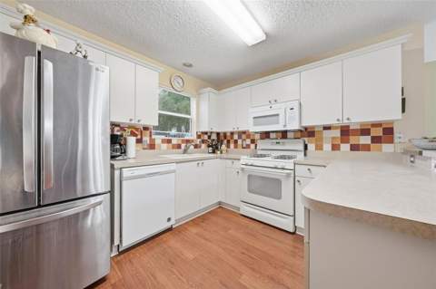 2800 Plainridge Loop, The Villages FL - photo 10 of 42