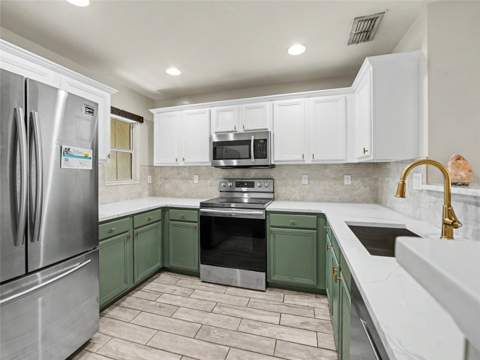 4866 Tuscan Loon Drive, Tampa FL - photo 8 of 27