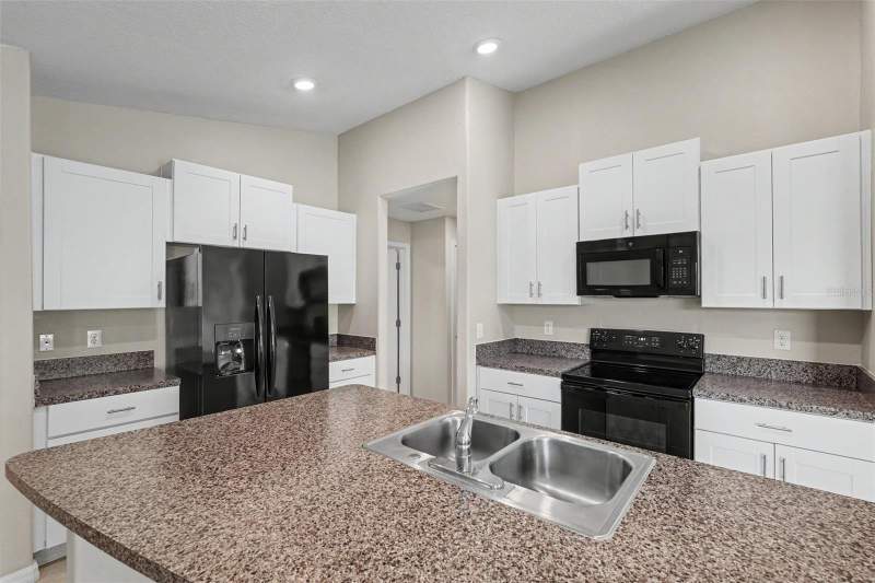 3 bedroom Single Family Residence at 7109 King Creek Drive, Cypress Mill Ph 2, Sun City Center — photo 4