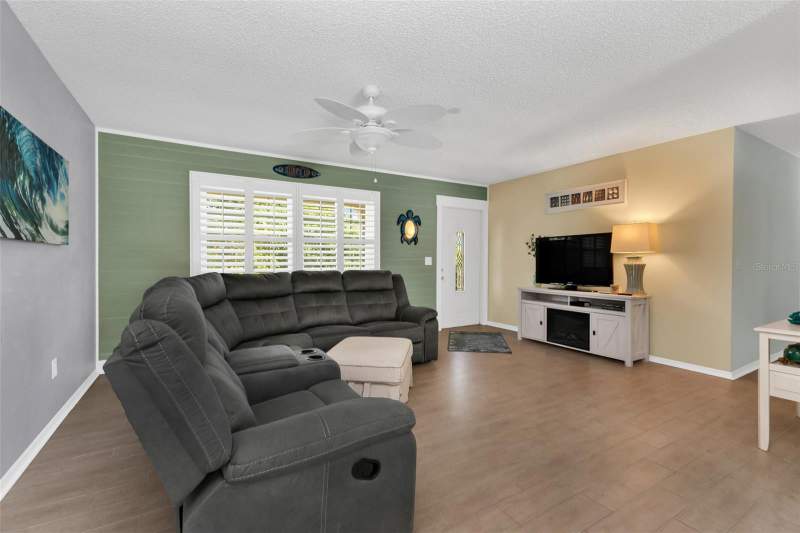 4 bedroom Single Family Residence at 9371 Heartwellville Avenue, Port Charlotte Sec 084, Englewood — photo 5