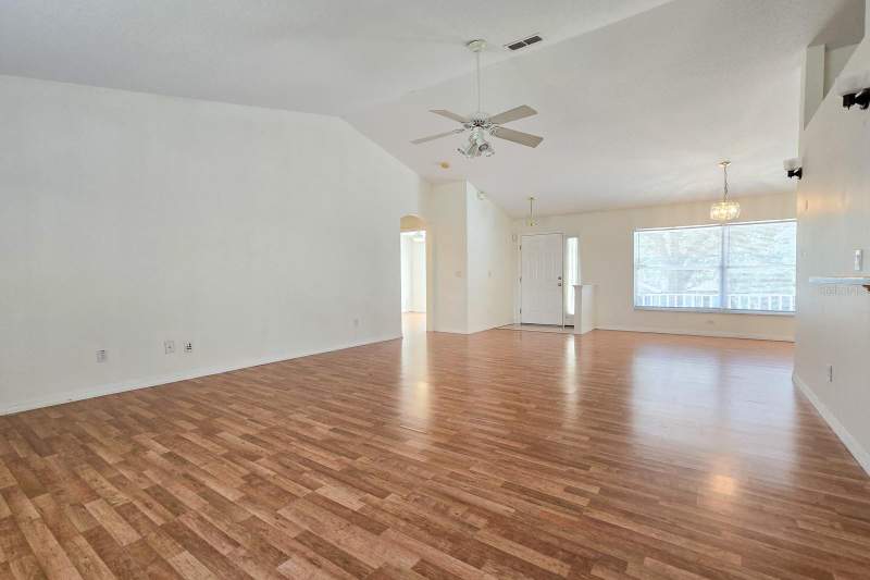 3 bedroom Single Family Residence at 10417 Lake Hasson Circle, Windscape Ph I Sub, Clermont — photo 4