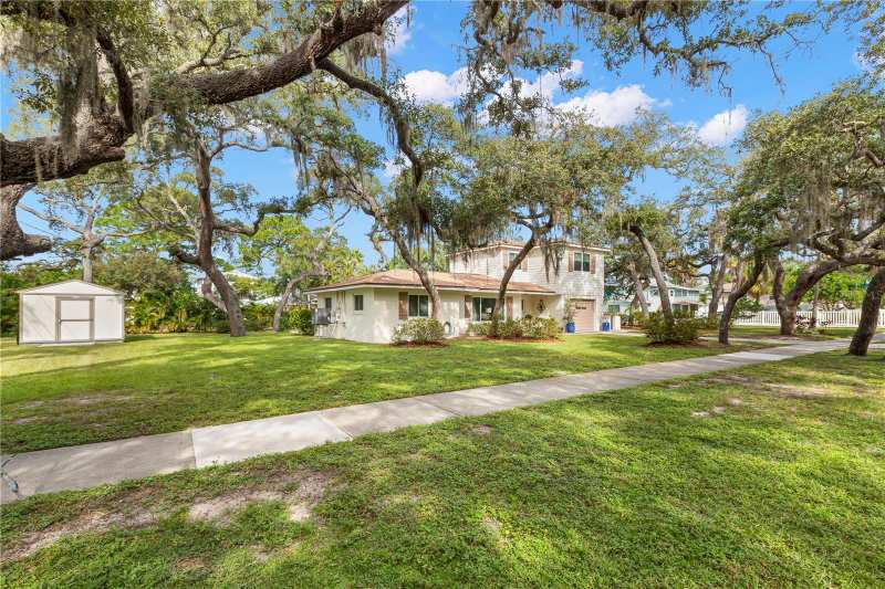 3 bedroom Single Family Residence at 202 S Mayo Street, Crystal Beach Rev, Crystal Beach — photo 1