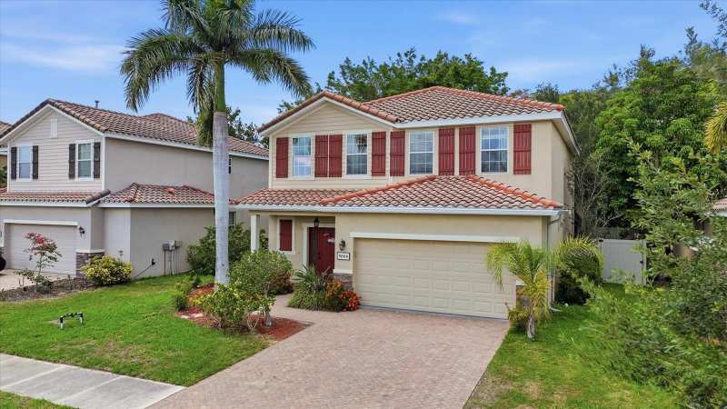 4 bedroom Single Family Residence at 5666 Aaron Court, Oak Vistas, Sarasota — photo 1