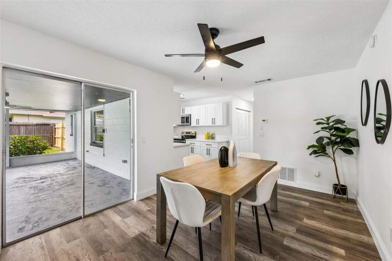 4 bedroom Single Family Residence at 211 MELISSA COURT, GROVEVIEW VILLAGE, SANFORD — photo 5