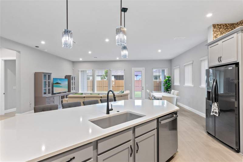 4 bedroom Single Family Residence at 6526 Circle Rock Way, Weslyn Park, St Cloud — photo 4