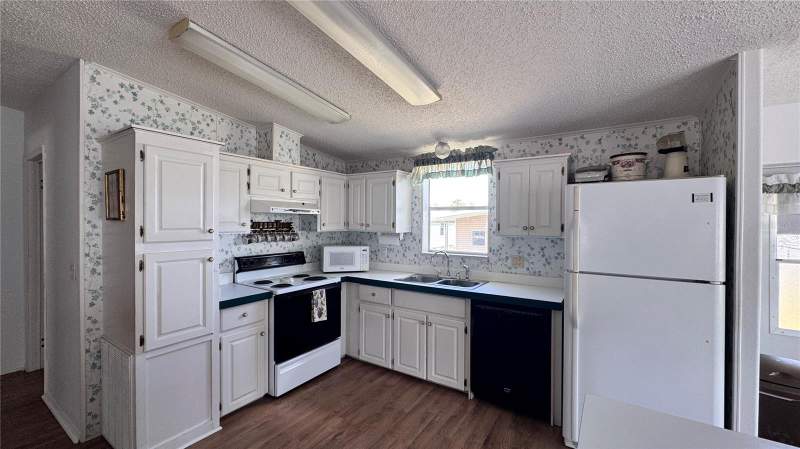 2 bedroom Manufactured Home at 236 Ramsgate Way, Sweetwater Golf & Tennis Club, Haines City — photo 4