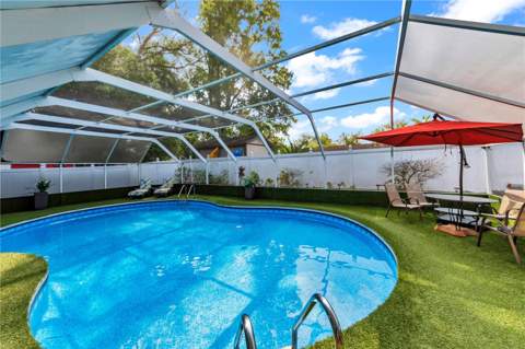 9043 Hickory Circle, Tampa FL - photo 11 of 36