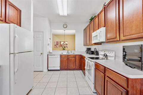 7795 Basnett Circle, Kissimmee FL - photo 11 of 39