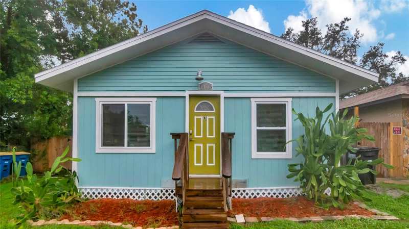 4 bedroom Single Family Residence at 1466 Laura Street, Highland Groves, Clearwater — photo 1