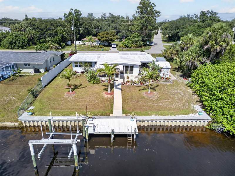3 bedroom Single Family Residence at 3349 Rock Creek Drive, Port Charlotte Sec 008, Port Charlotte — photo 3