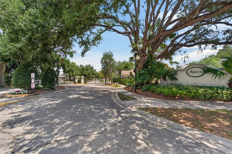 4 bedroom Single Family Residence at 2309 Silver Trumpet Court, Arista, Valrico — photo 2