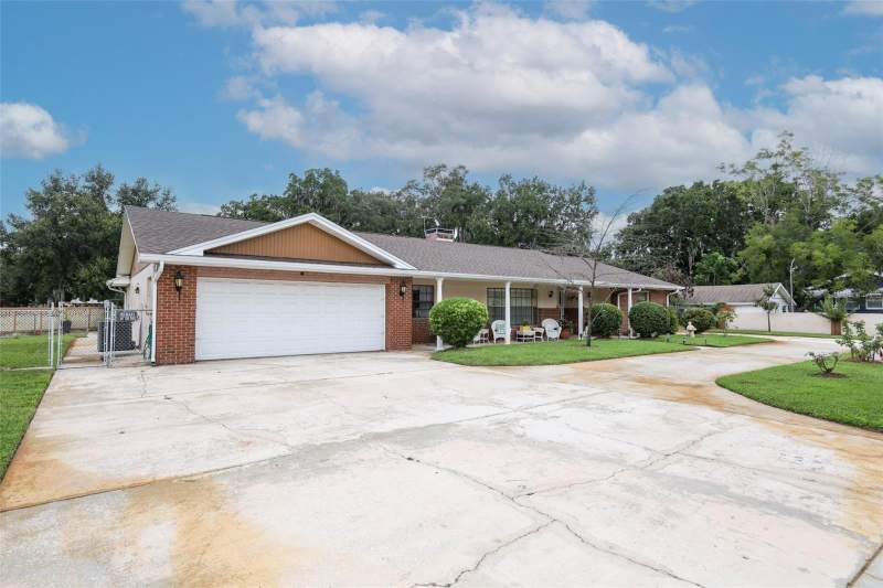 4 bedroom Single Family Residence at 5520 ROCKWOOD AVENUE, JESSAMINE BEACH, ORLANDO — photo 2