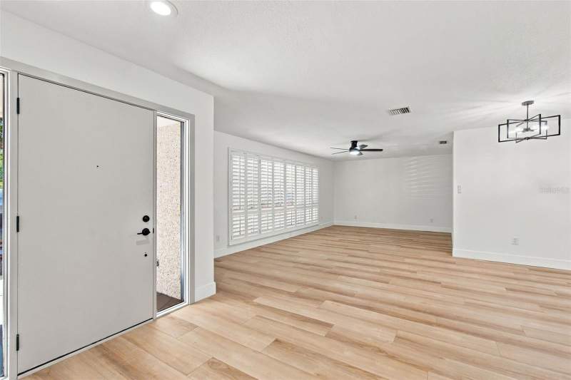 4 bedroom Single Family Residence at 2942 Clubhouse Drive, Clubhouse Estates Of Countryside, Clearwater — photo 4