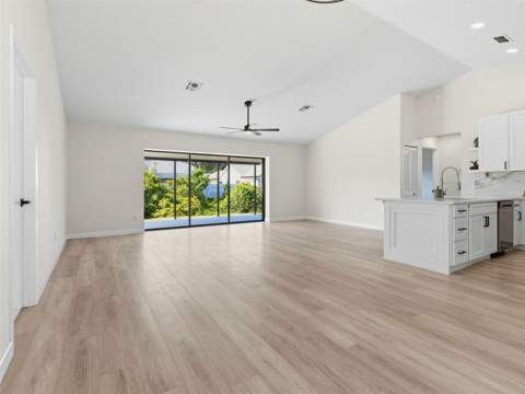 8452 Yearling Lane, New Port Richey FL - photo 6 of 41