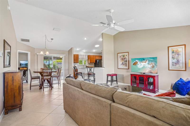 2 bedroom Single Family Residence at 2146 Hopespring Loop, Villages Of Sumter, The Villages — photo 5