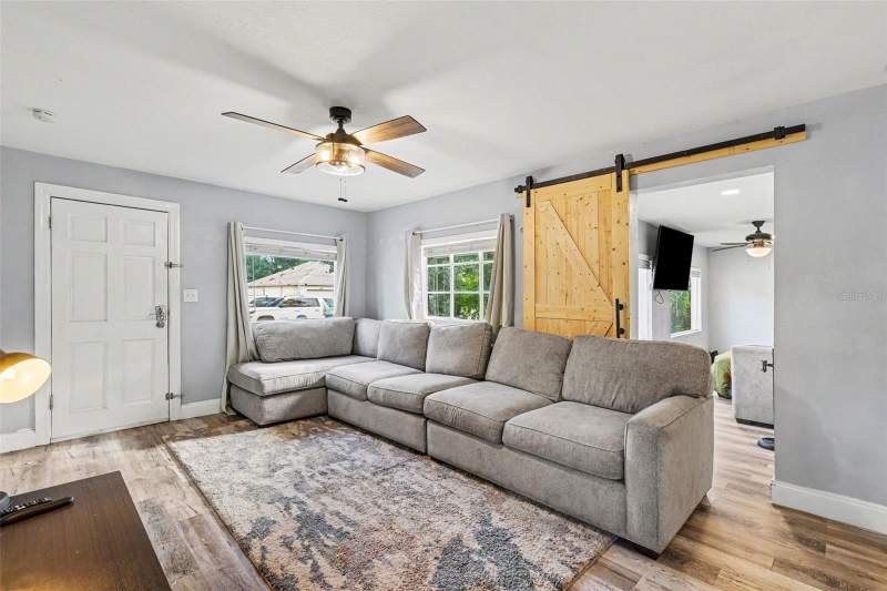 2 bedroom Single Family Residence at 919 E Bougainvillea Ave, Castle Heights Map, Tampa — photo 5