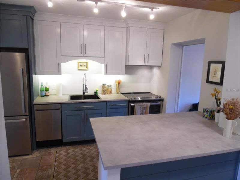 3 bedroom Single Family Residence at 5487 70th Way, Gorsuch & Hutchinson, St Petersburg — photo 5