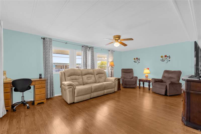 2 bedroom Mobile Home at 113 Tropical Lane, Brittany Estates, Leesburg — photo 3