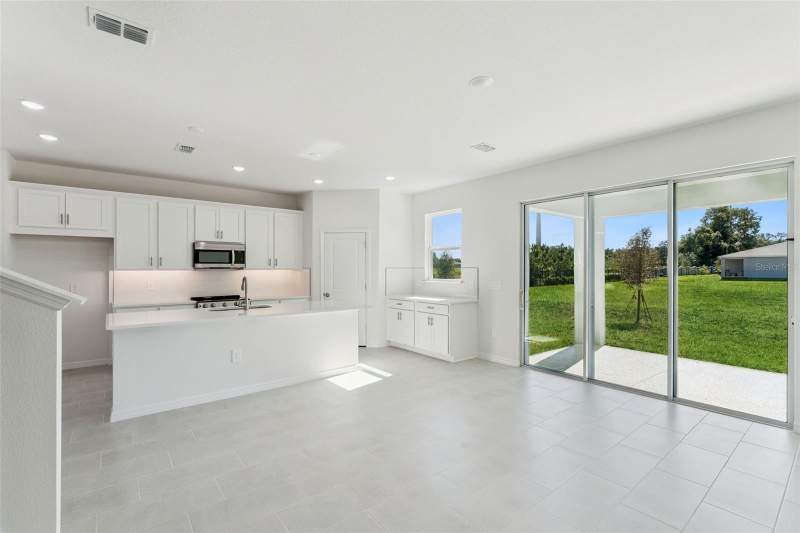4 bedroom Single Family Residence at 4283 Darby Court, Estes Reserve, Eustis — photo 2