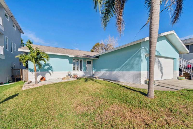 3 bedroom Single Family Residence at 216 176th Avenue, Harbor Shores 5th Add Rep, Redington Shores — photo 3