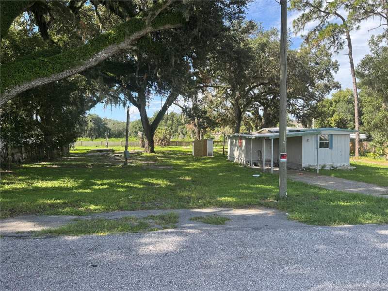 2 bedroom Mobile Home at 6946 Sylvan Lane, Zephyrhills Colony Co Sub, Zephyrhills — photo 2
