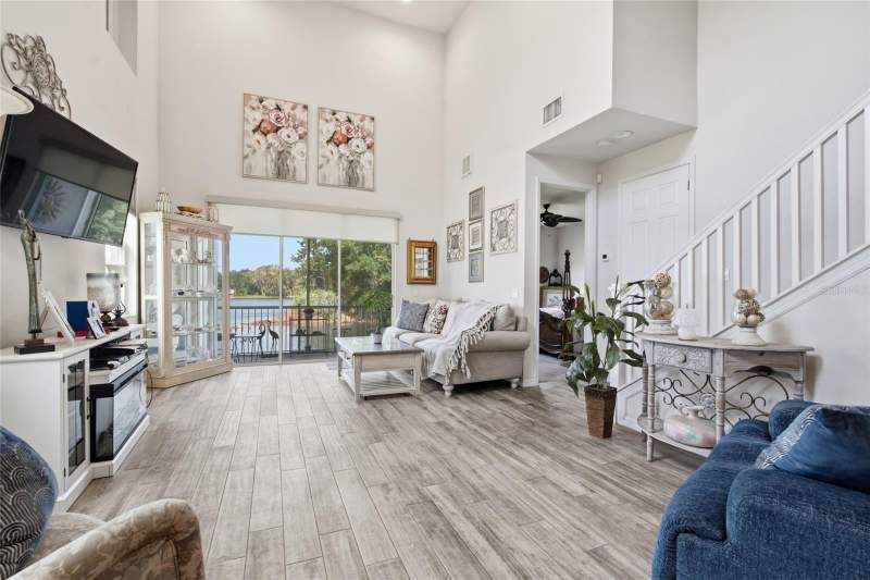 4 bedroom Townhouse at 1934 Lake Ridge Boulevard, Montclair Lake Twnhms -Phase 2, Clearwater — photo 4