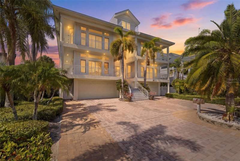 5 bedroom Single Family Residence at 24 N PINE CIRCLE, EAGLES NEST POINT, BELLEAIR — photo 5