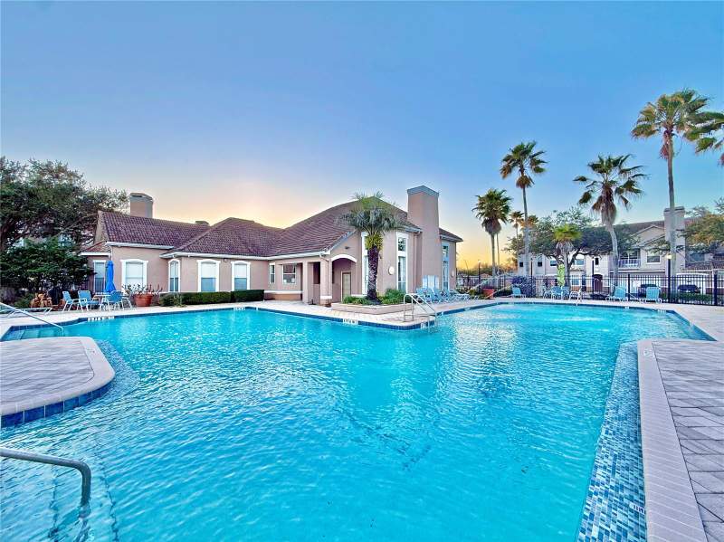 2 bedroom Condominium at 18013 Villa Creek Drive, The Villas Condo, Tampa — photo 3