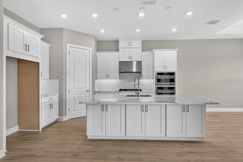 4 bedroom Single Family Residence at 998 TASSLEFLOWER TRAIL, ESPLANADE AT CENTER LAKE RANCH, ST CLOUD — photo 2