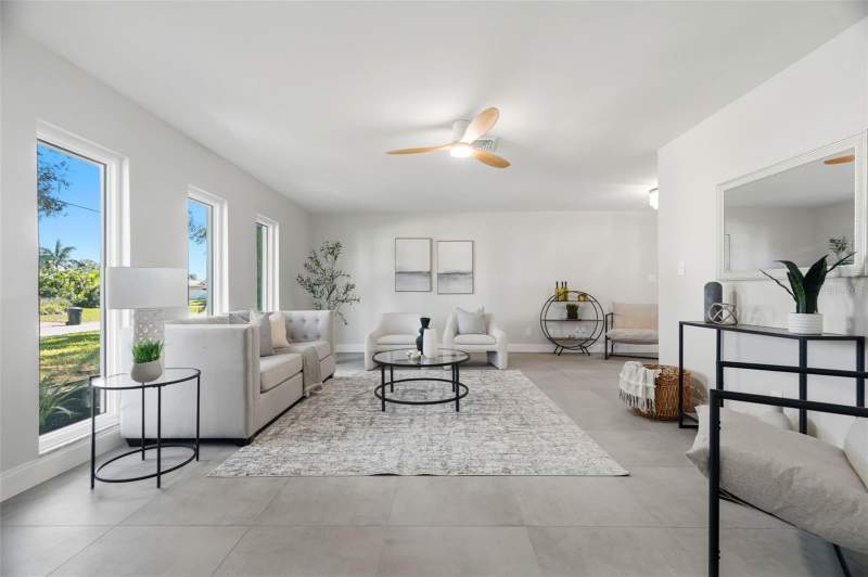 4 bedroom Single Family Residence at 4700 14th Street, Waterway Estates Sec 2, St Petersburg — photo 4