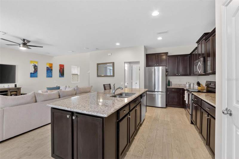 4 bedroom Single Family Residence at 6207 Magnolia Park Blvd, Magnolia Park, Riverview — photo 4