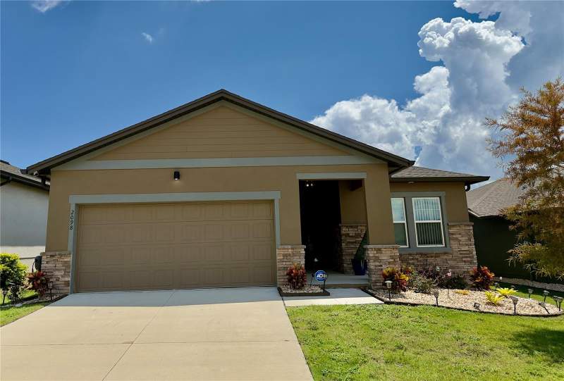 4 bedroom Single Family Residence at 2098 Gold Dust Drive, Villages/Minneola Hills Ph 2B, Minneola — photo 2