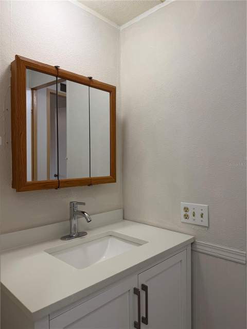 925 Beechwood Avenue, Lady Lake FL - photo 11 of 26