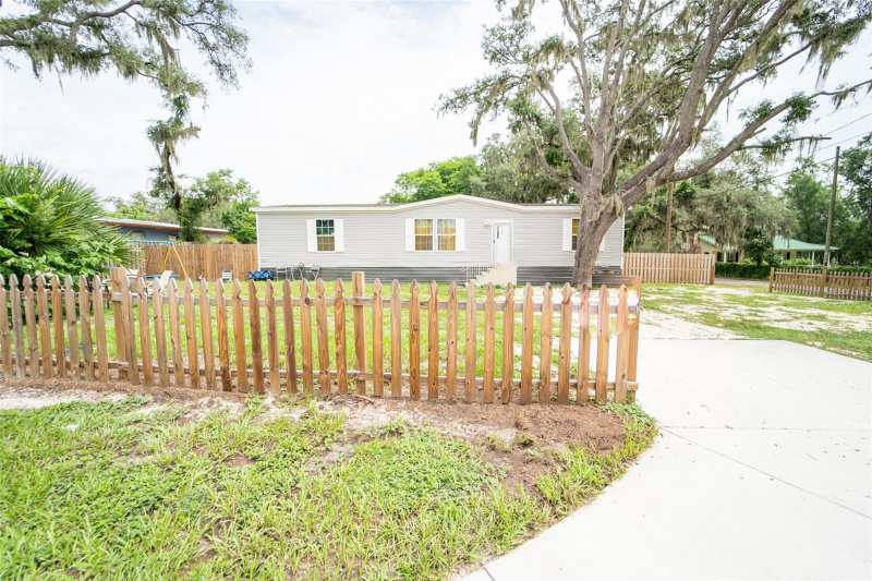 5 bedroom Manufactured Home at 11634 McMullen Loop, Riverview, Riverview — photo 1