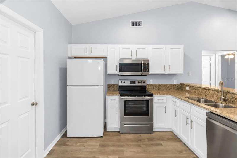 3 bedroom Single Family Residence at 17020 Woodcrest Way, Woodridge Ph II Sub, Clermont — photo 4