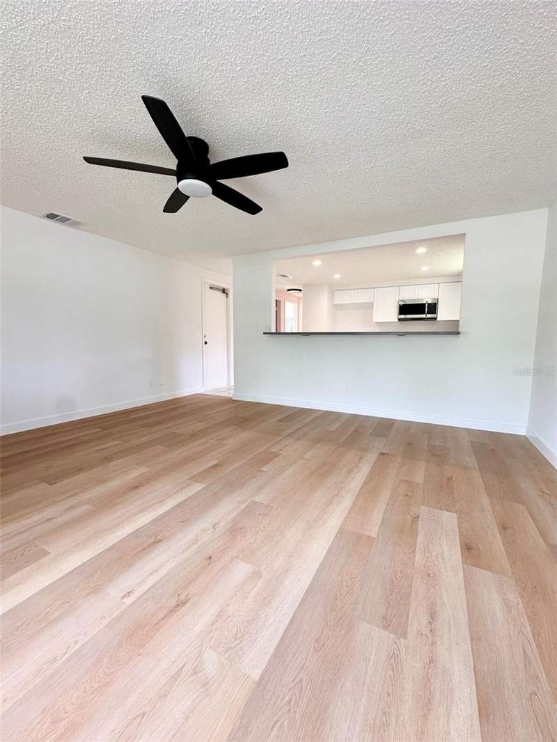 2 bedroom Single Family Residence at 15717 Avalon Avenue, High Point, Clearwater — photo 2