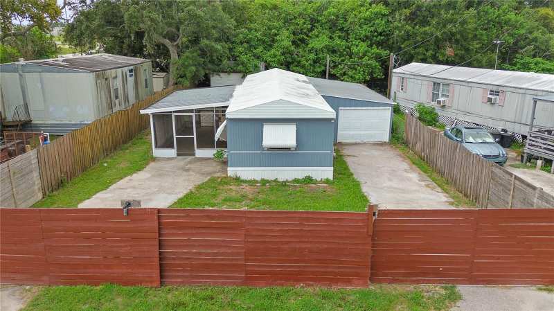 2 bedroom Manufactured Home at 11301 Edison Avenue, Griffin Park, New Port Richey — photo 1