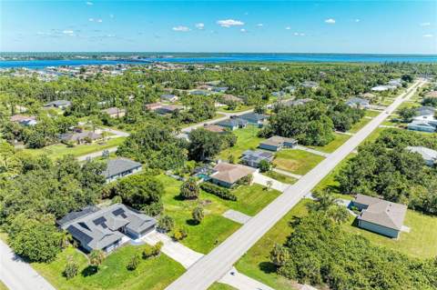 6006 Gillot Boulevard, Port Charlotte FL - photo 11 of 68