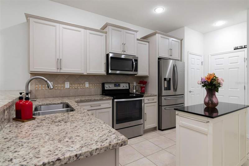 2 bedroom Townhouse at 9213 Hillcroft Drive, Magnolia Park Northeast Reside, Riverview — photo 4