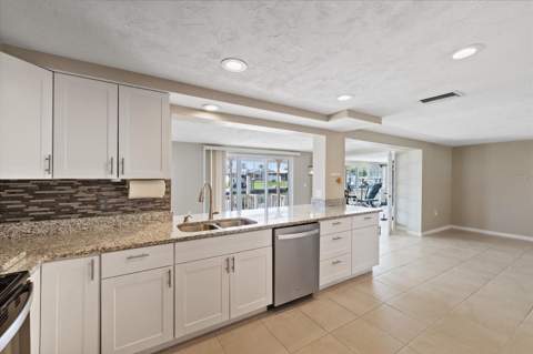 4933 Shell Stream Boulevard, New Port Richey FL - photo 16 of 76