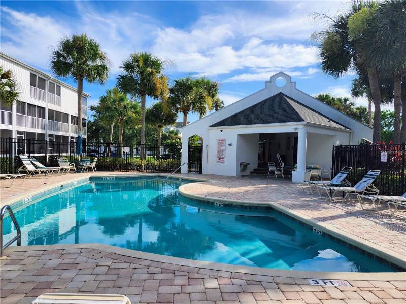 4 bedroom Townhouse at 14883 Seminole Trail #130, Tara Cay Sound North, Seminole — photo 5