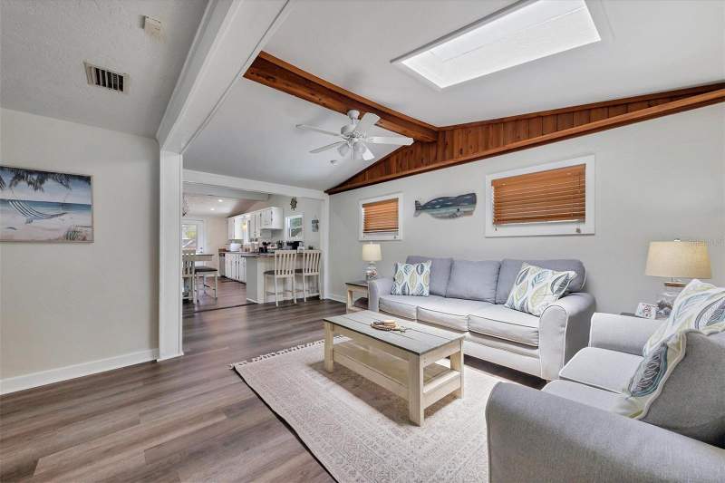3 bedroom Single Family Residence at 900 Beverly Avenue, Highland Park, Largo — photo 5