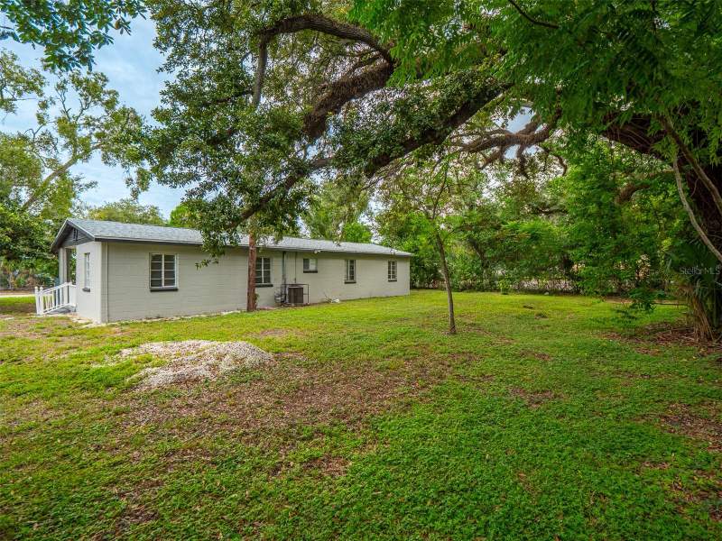 4 bedroom Single Family Residence at 4009 N 27th Street, North Campobello, Tampa — photo 2