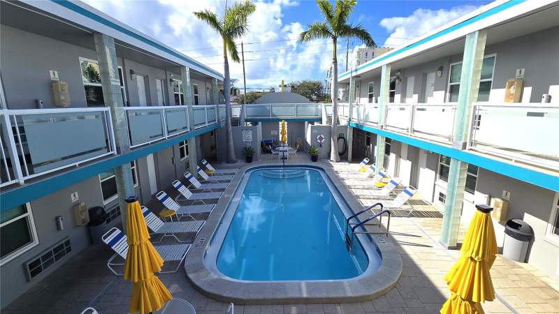 1 bedroom Condo - Hotel at 603 Mandalay Avenue #207, Royal Camelot Resort Condo, Clearwater Beach — photo 2