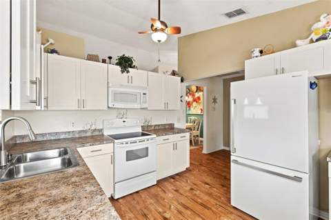 7637 Balharbour Drive, New Port Richey FL - photo 14 of 34