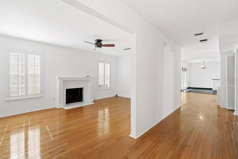 4 bedroom Single Family Residence at 325 17TH AVENUE, M & J SUB, ST PETERSBURG — photo 4
