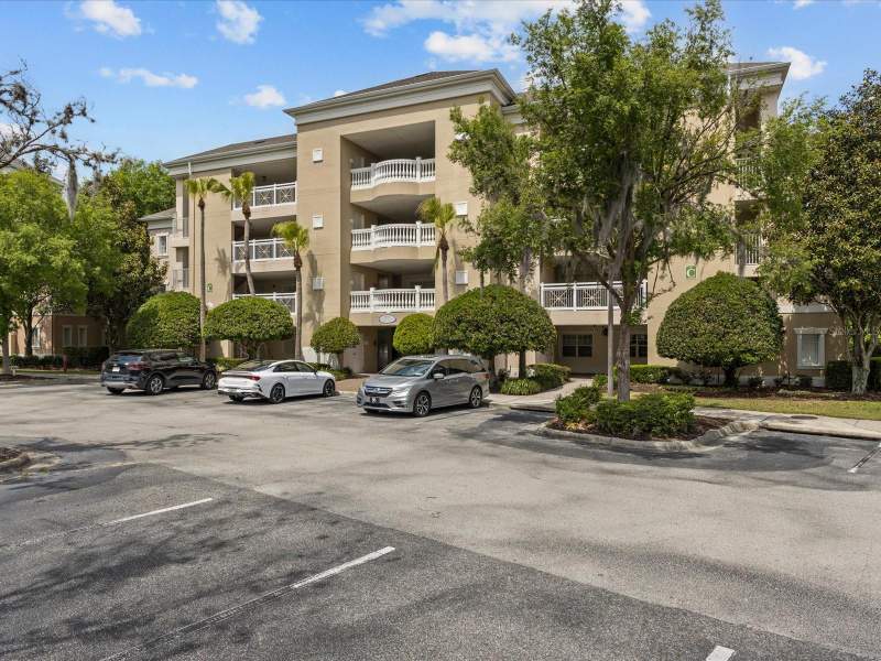 Centre Court Ridge CondoCondos for Sale in Reunion, FL